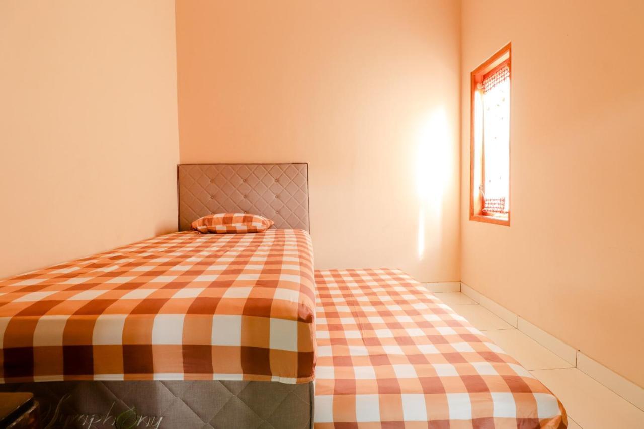 Griya 90Tr Syariah Hotell Ngaglik Exteriör bild